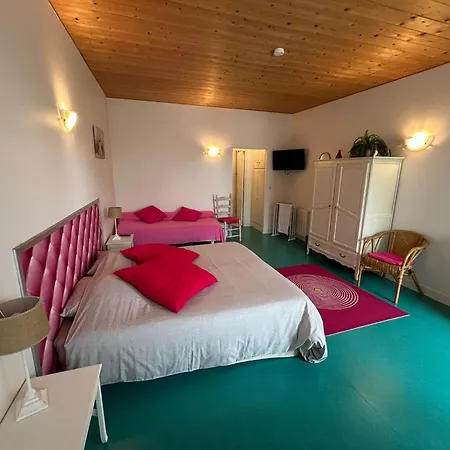 Au Vendangeoir Bed & Breakfast 3*